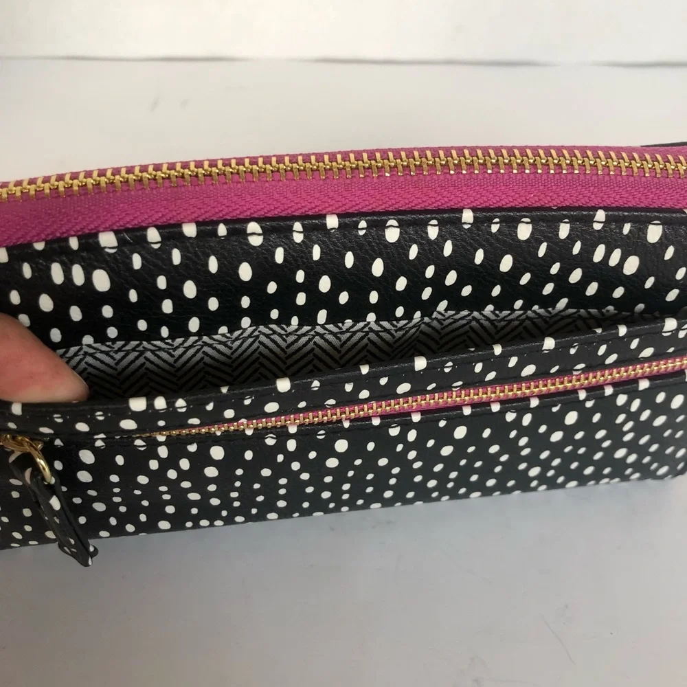 Zip-around wallet